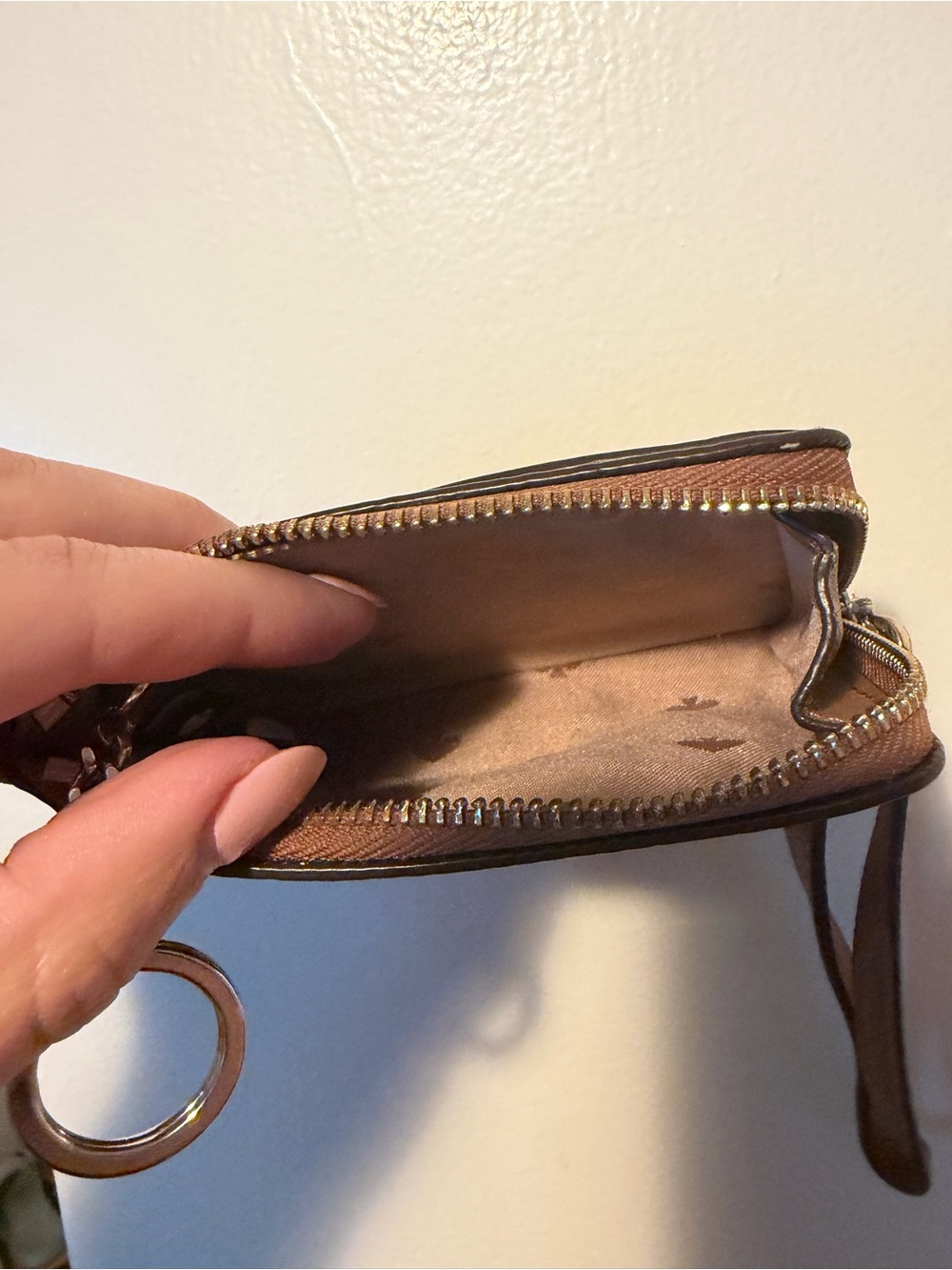 kate spade tan pebbled leather wristlet card case with keyring - Picture 8 of 8